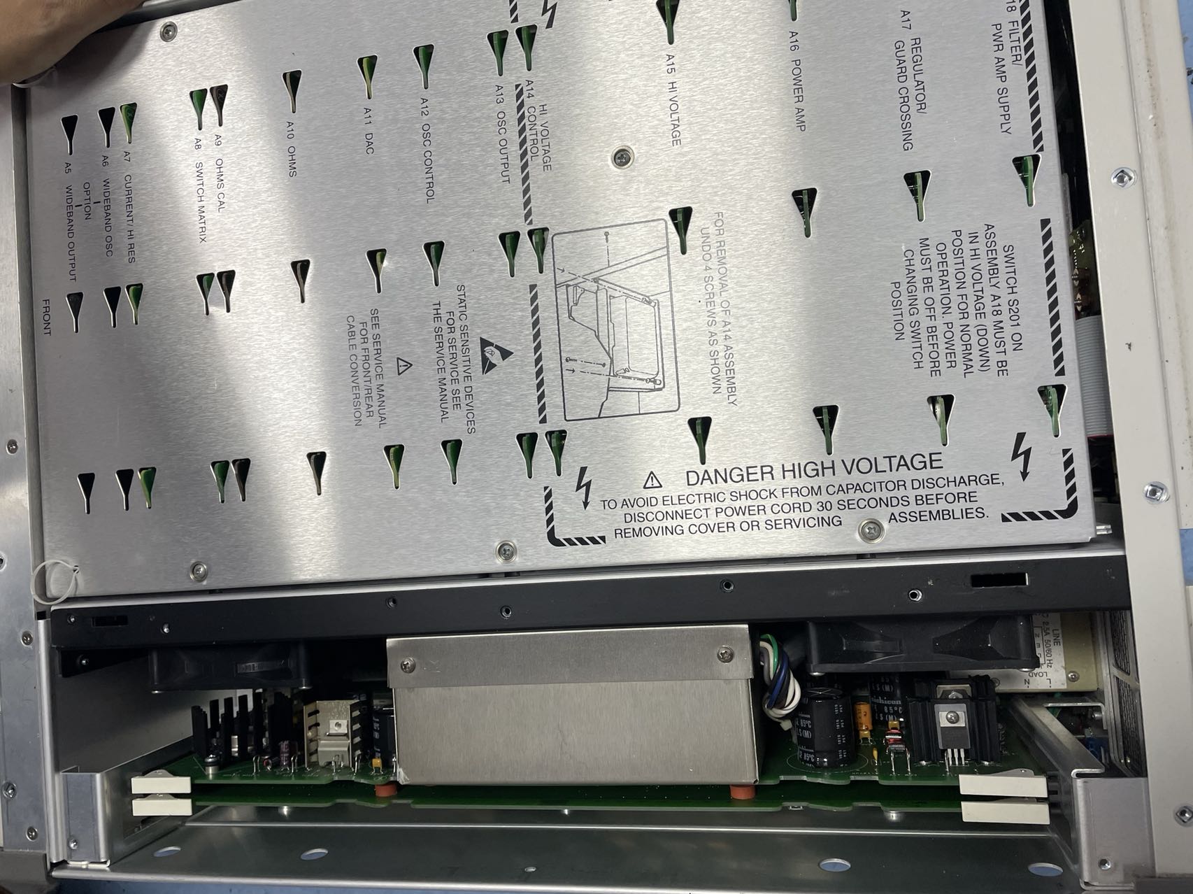 多功能校準儀FLUKE5500A FLUKE5520A FLUKE5700A 2.jpg